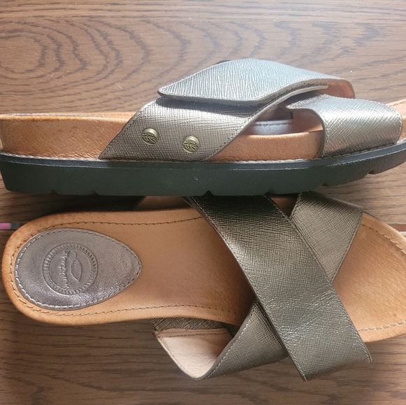 NURTURE By Lamaze Metalic Gold Leather Strappy Sandals - Picture 4 of 11